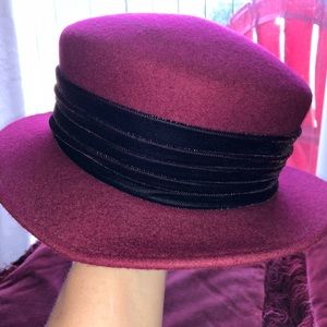 Burgundy felt mad hatters hat by Liz Claiborne